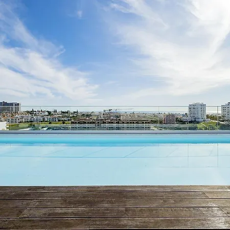 Modern 2 Bed - - Roof Pool * Albufeira